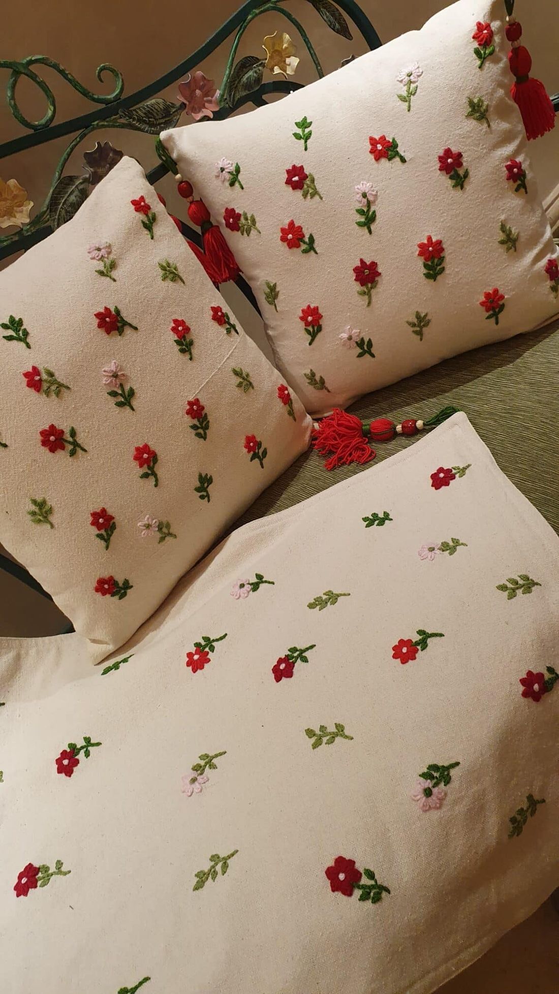 مفرش — Lazy Daisy Red Flower — Runner — Lazy Daisy Red Flower (1)