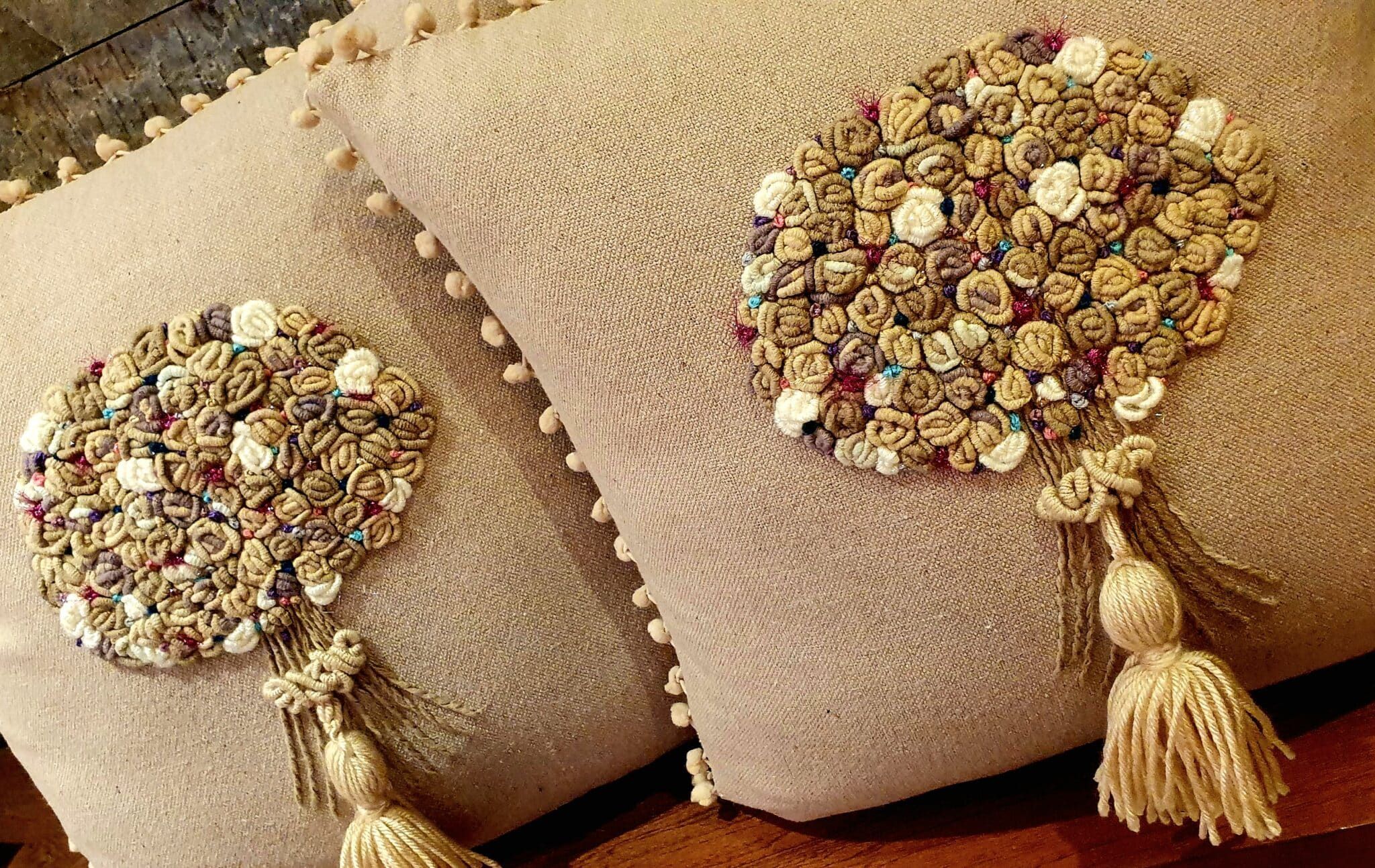 وسادة — Tree With Tassels — Cushion — Tree With Tassels