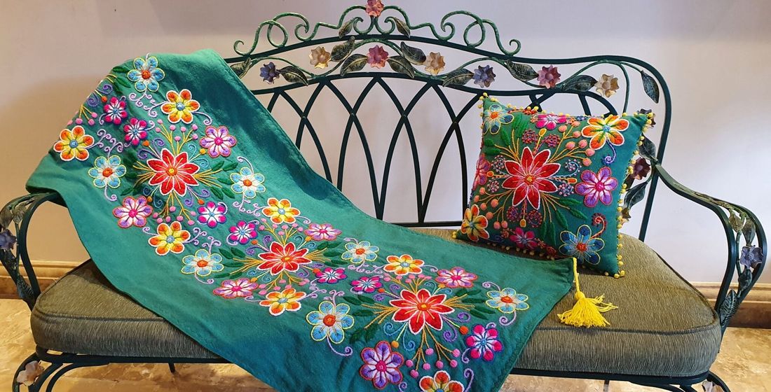مفرش — Green Brazilian Flowers — Runner — Green Brazilian Flowers (2)