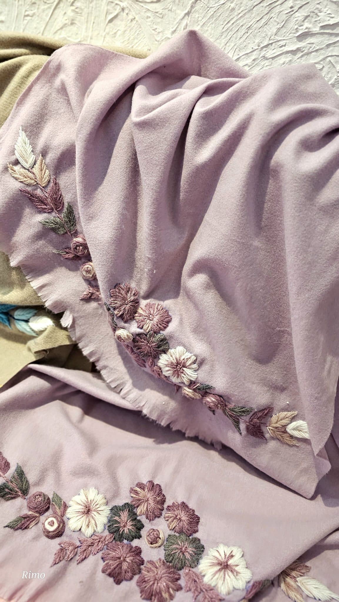 شال — Flowers Applique On 2 Sides .Lavender — Shawl — Flowers Applique On 2 Sides .Lavender