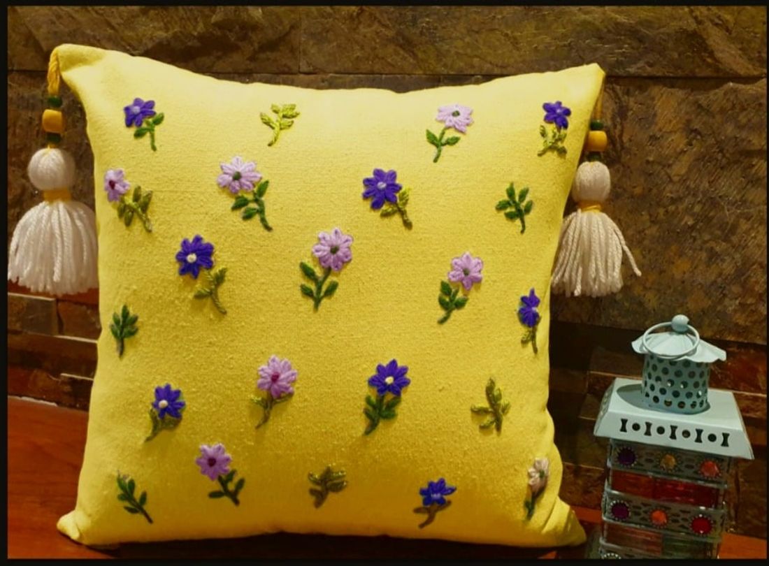 وسادة — Lazy Daisy Flower — Cushion — Lazy Daisy Flower (5)