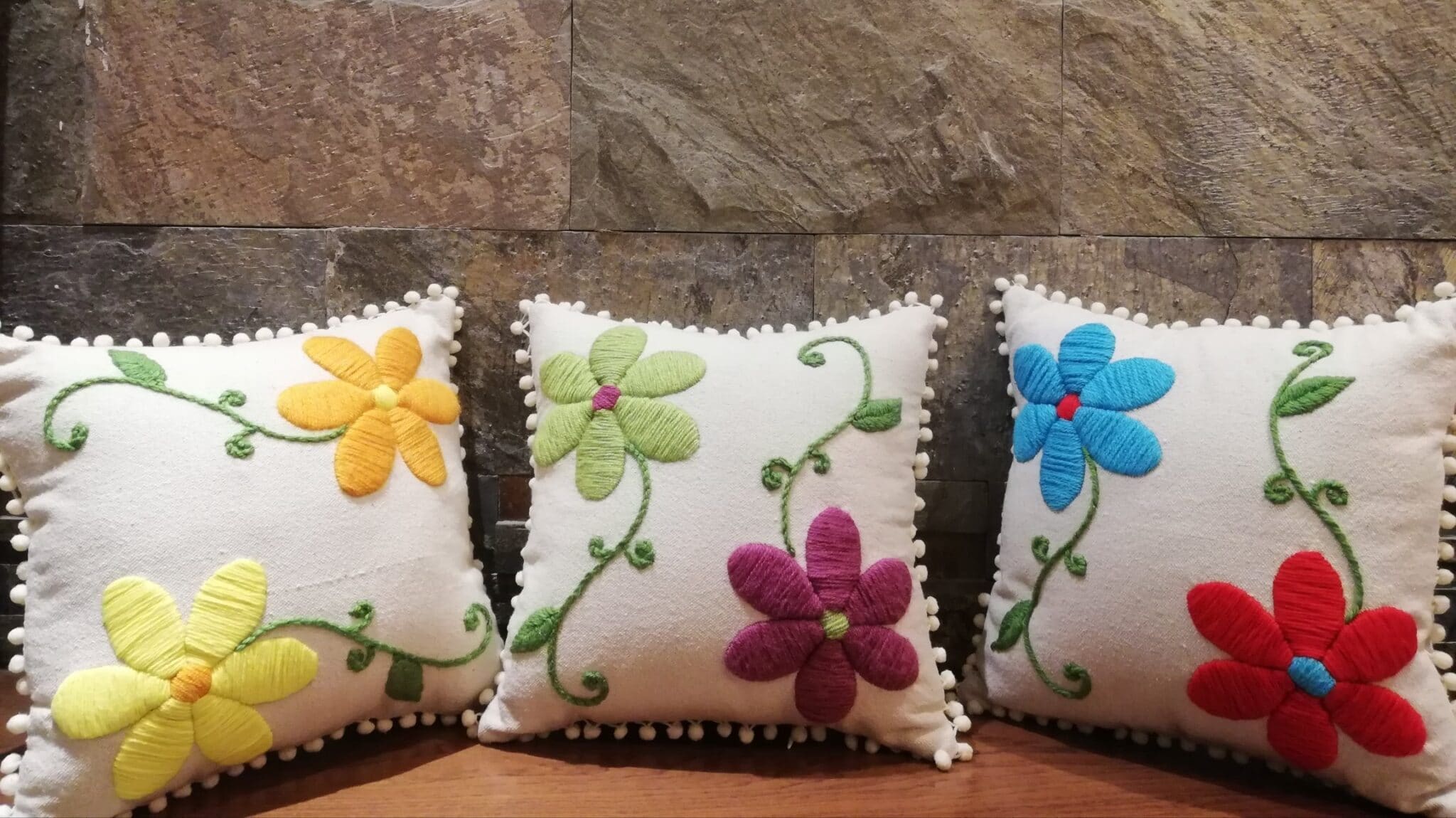 وسادة — 2 Colorful Flowers — Cushion — 2 Colorful Flowers
