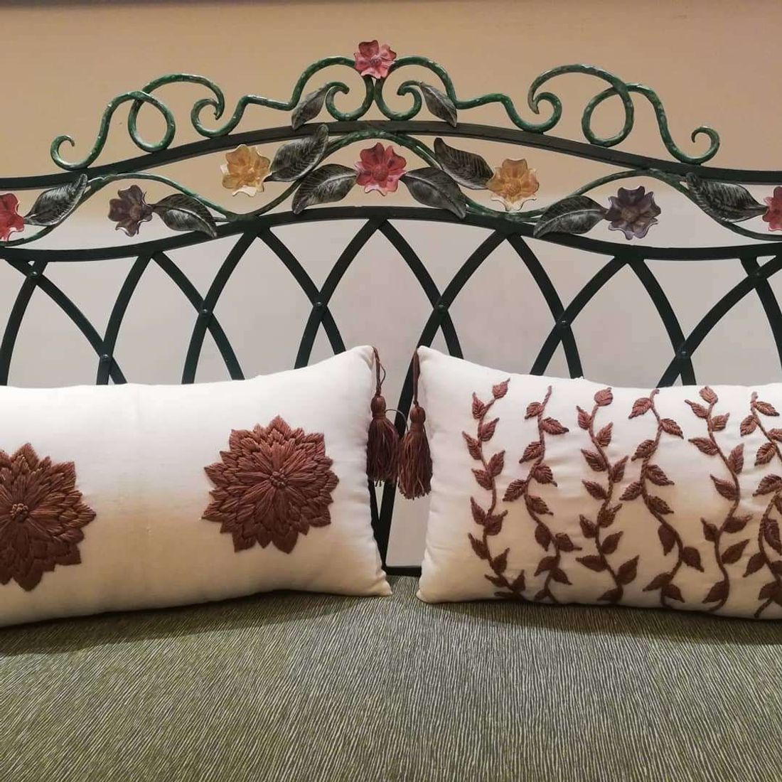 وسادة — Twin Set Cushions — Cushion — Twin Set Cushions (1)