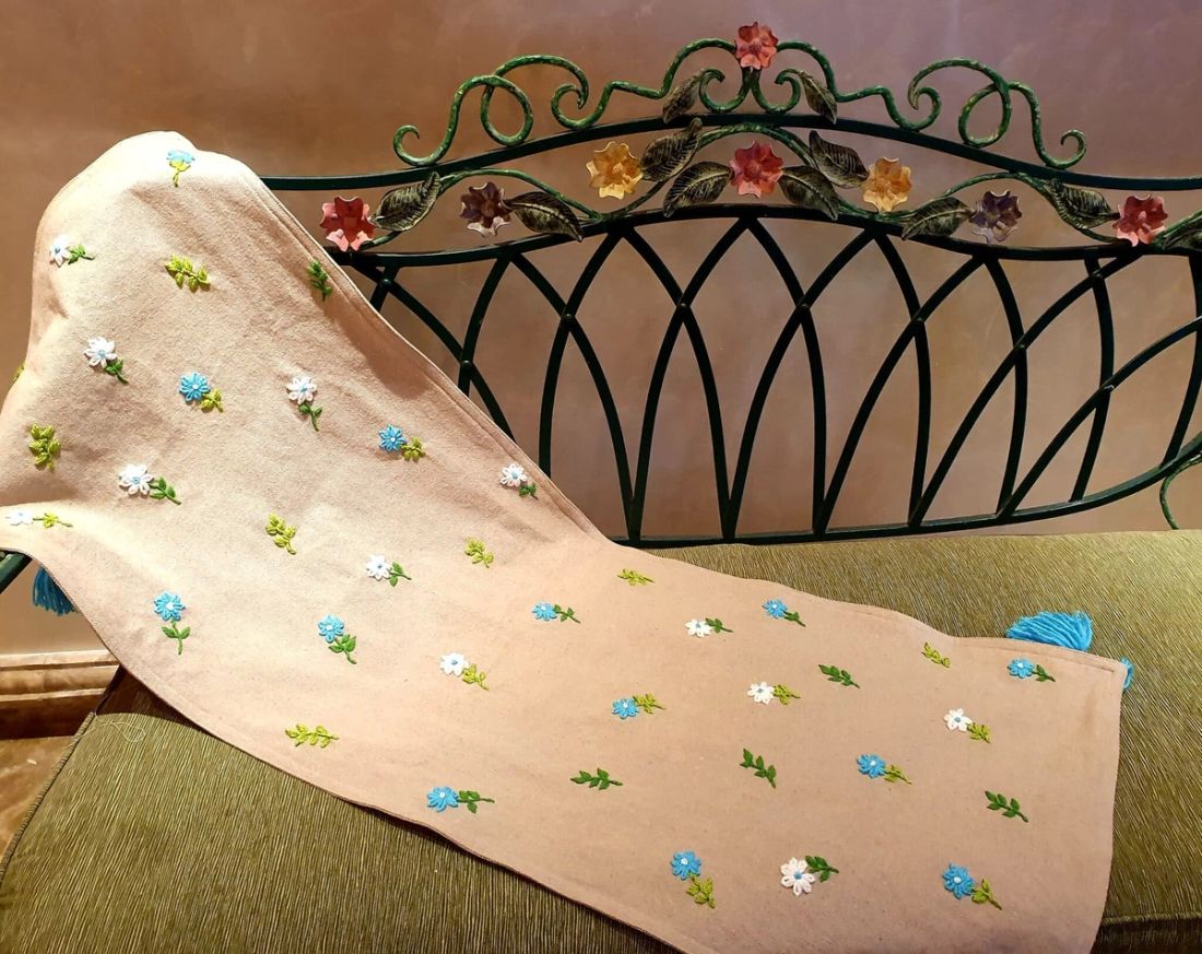 مفرش — Lazy Daisy Flower — Runner — Lazy Daisy Flower (1)