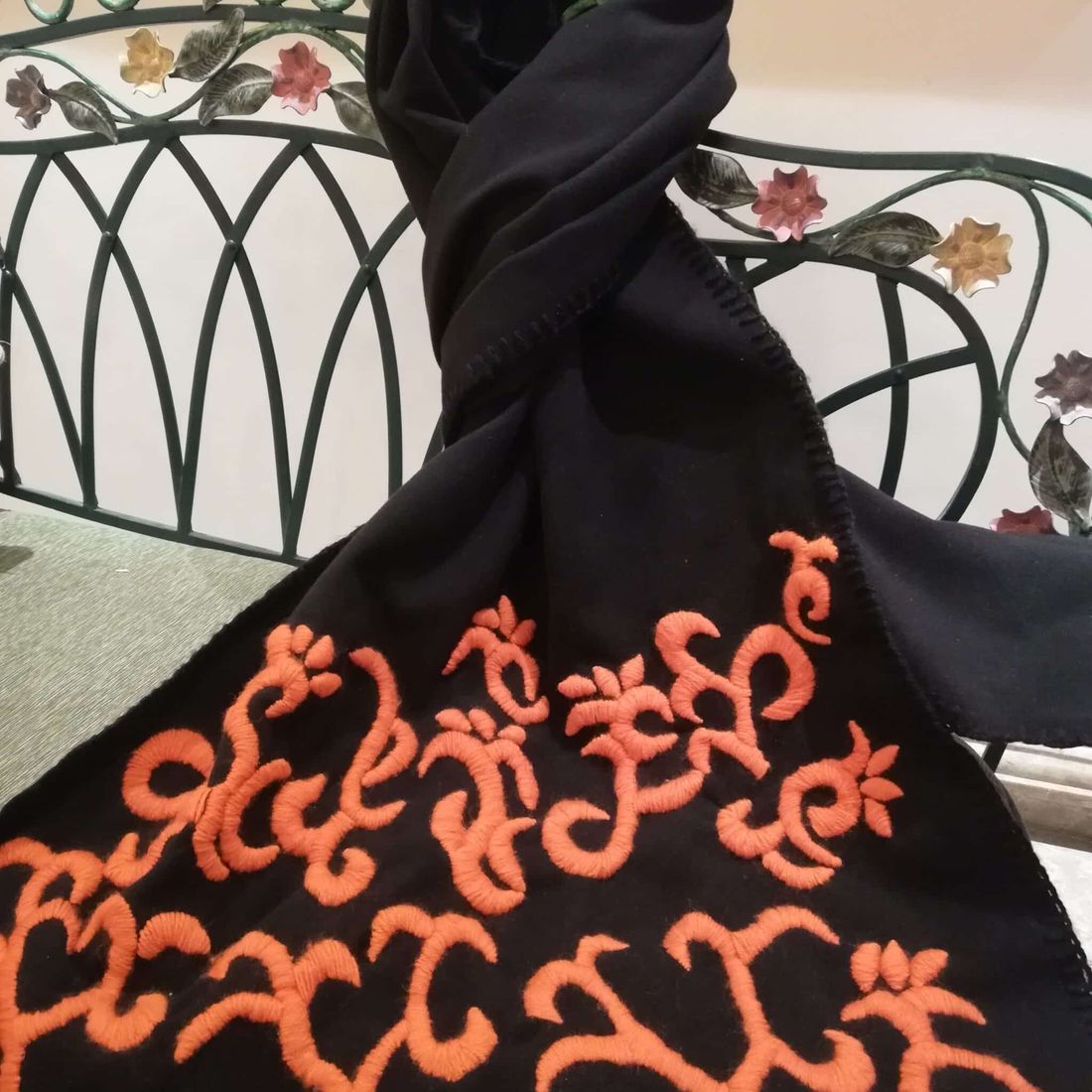 شال صوف — أرابيسك أسود ورمادي — Shawl — Wool Arabesque Black & Grey (7)