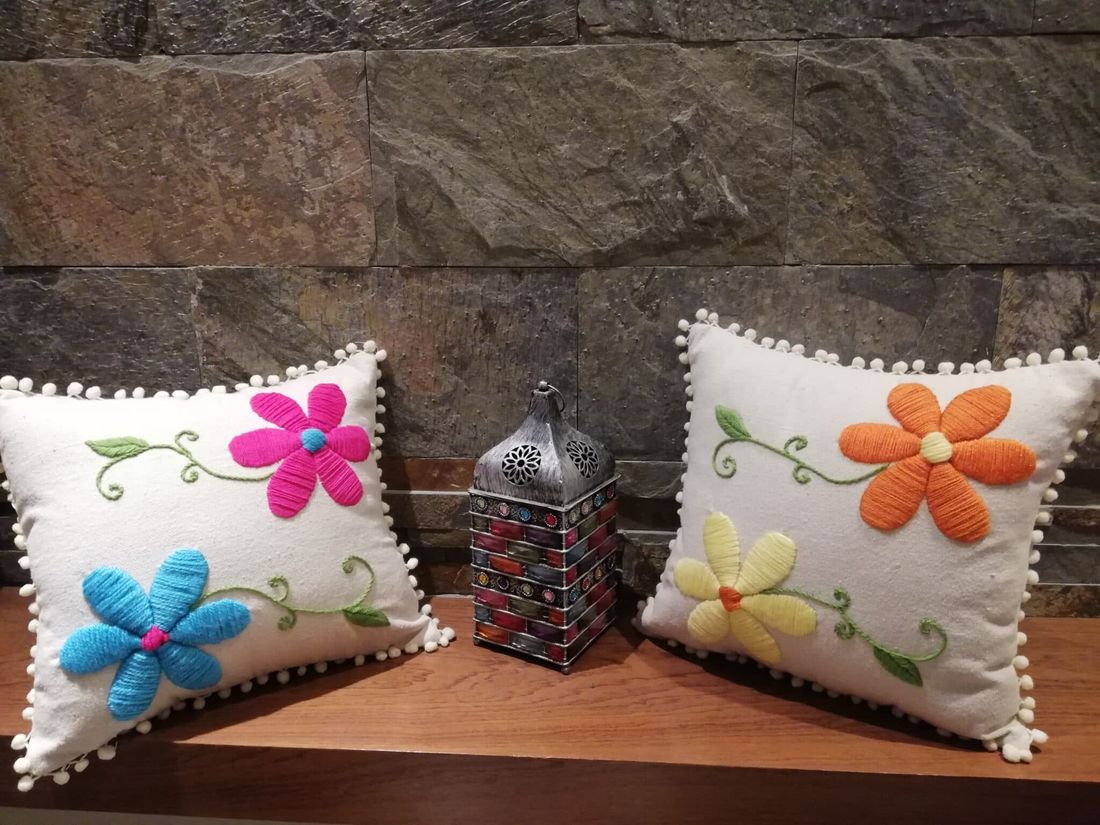 وسادة — 2 Colorful Flowers — Cushion — 2 Colorful Flowers (6)