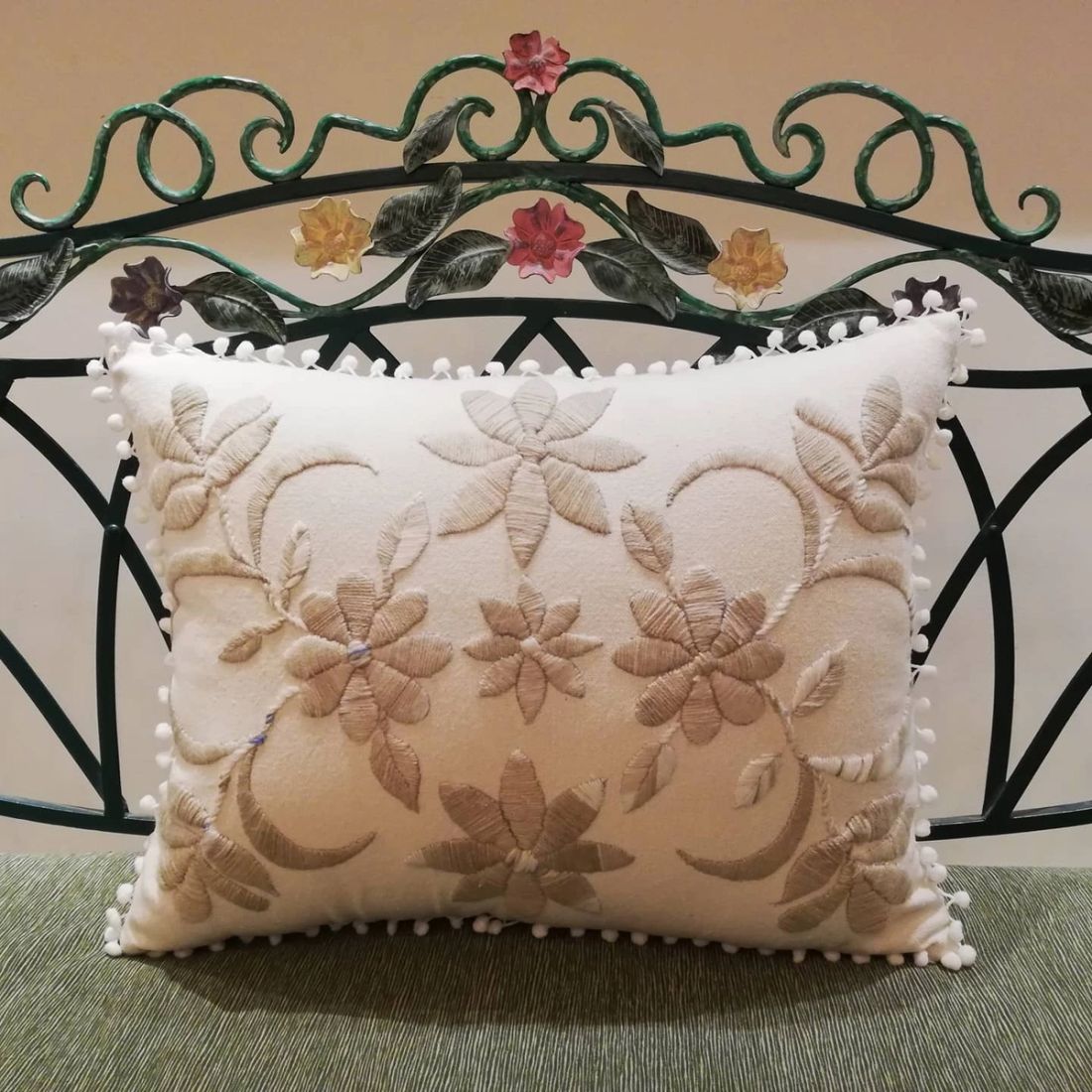 وسادة — Off-White — Cushion — Off-White (1)