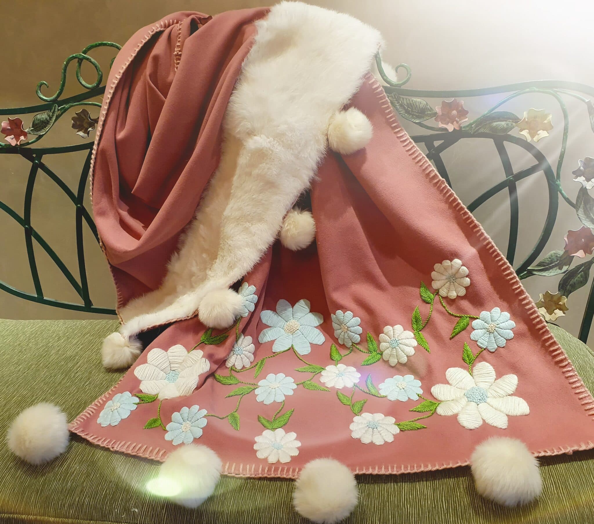 أوشحة وباشمينا — Scarves & Pashminas