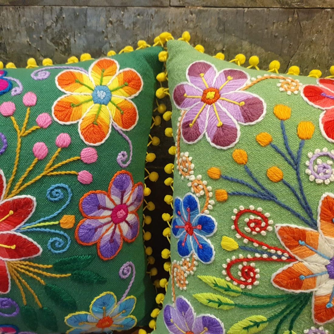 وسادة — Brazilian Embroidery — Cushion — Brazilian Embroidery (8)