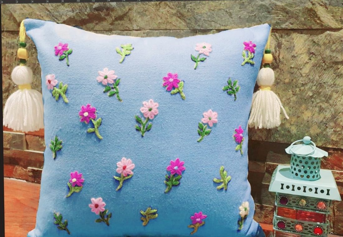 وسادة — Lazy Daisy Flower — Cushion — Lazy Daisy Flower (1)