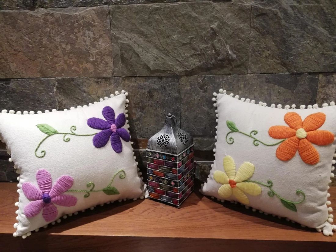 وسادة — 2 Colorful Flowers — Cushion — 2 Colorful Flowers (2)