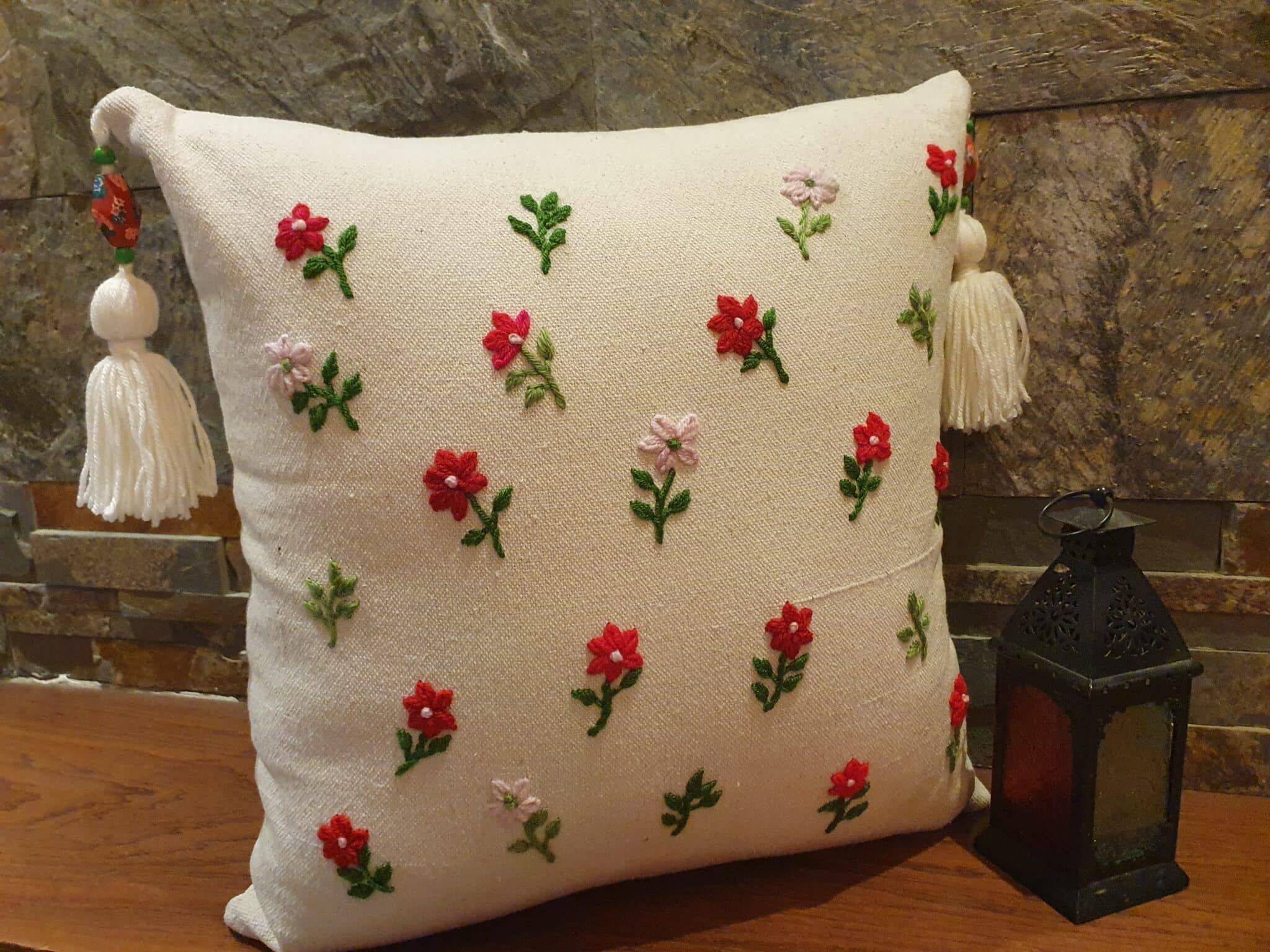 وسادة — Red Lazy Daisy Flower — Cushion — Red Lazy Daisy Flower