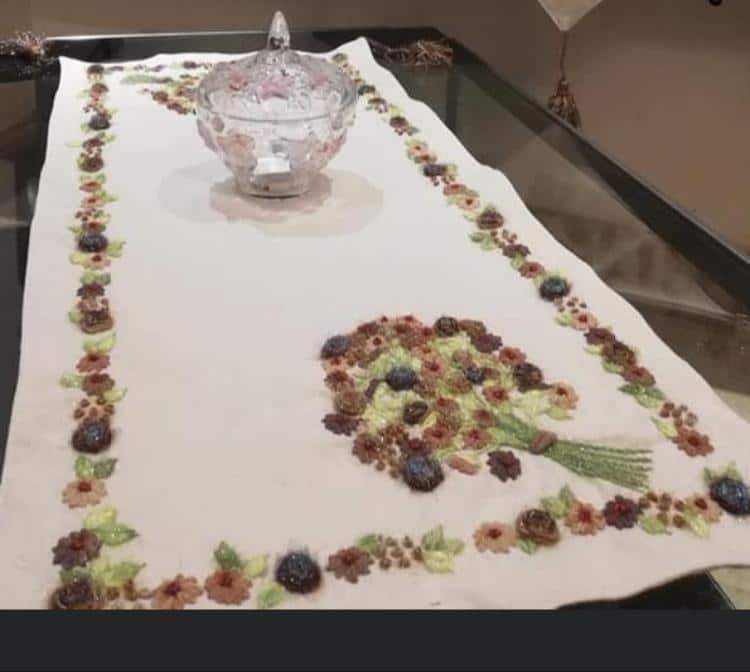 مفارش وطاولات — Table Runners