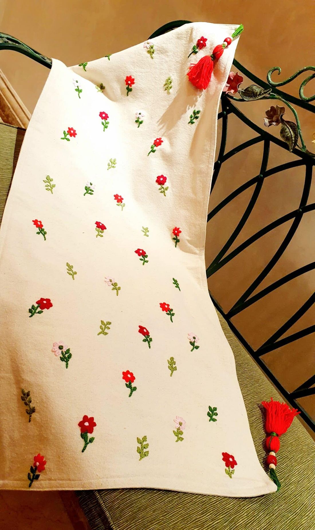 مفرش — Lazy Daisy Red Flower — Runner — Lazy Daisy Red Flower (2)