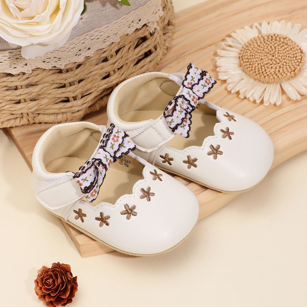 Baby girl shoe