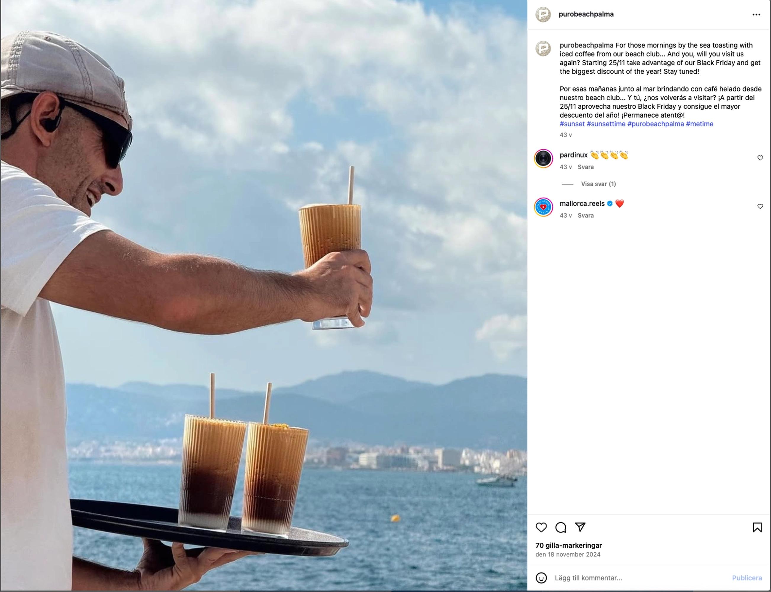 Iced coffee serveras i Stripe Highball på Purobeach Illetas med havsutsikt i bakgrunden.