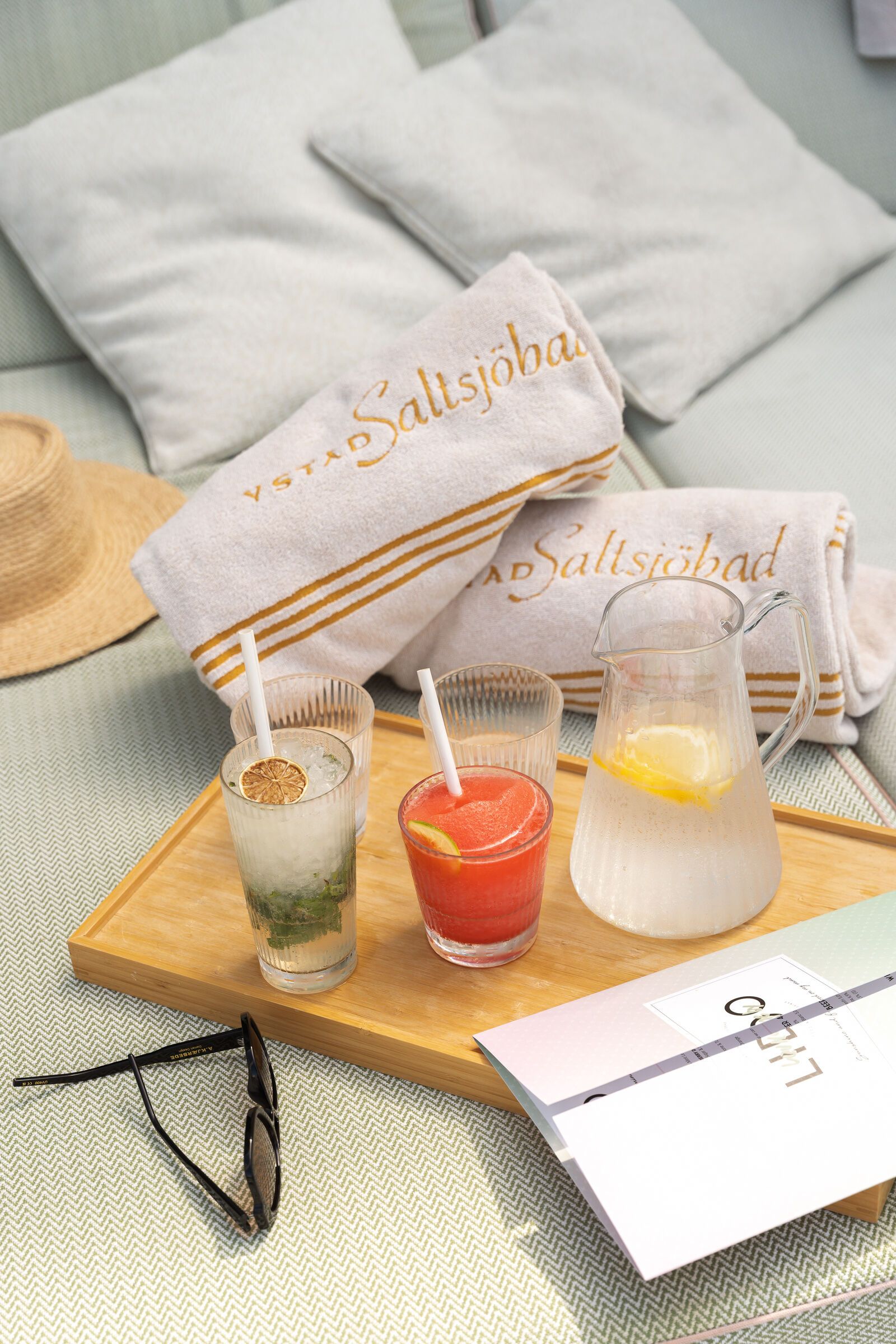 Stripe Rocks, Stripe Highball glass and Stripe Pitcher from Barcompagniet on a tray at Ystad Saltsjöbad