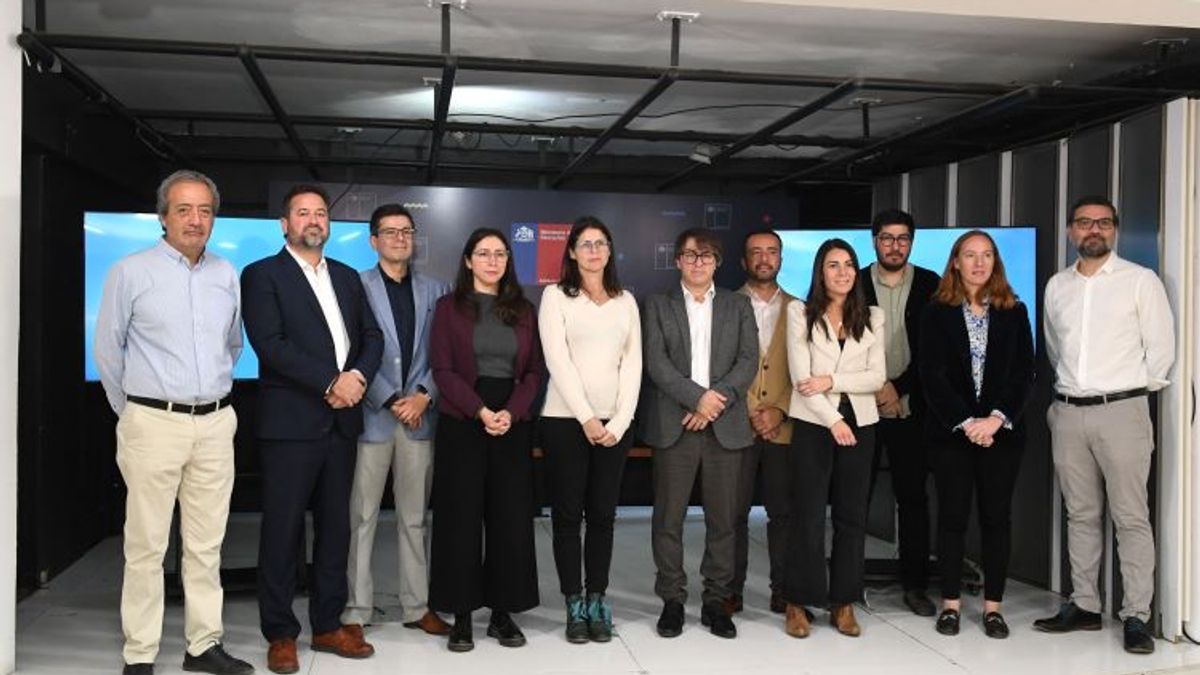 Mineduc recibe informe de recomendaciones de la Mesa Técnica del Sistema de Admisión Escolar