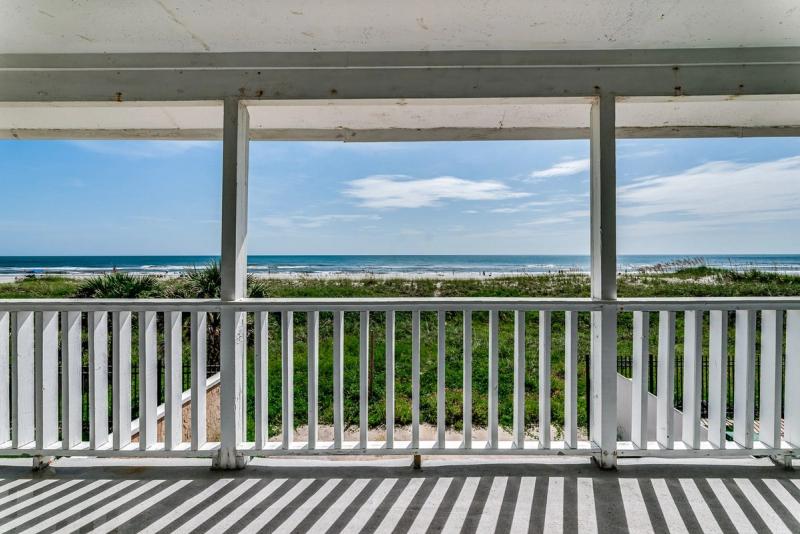 Coastal Balcony with Ocean View
