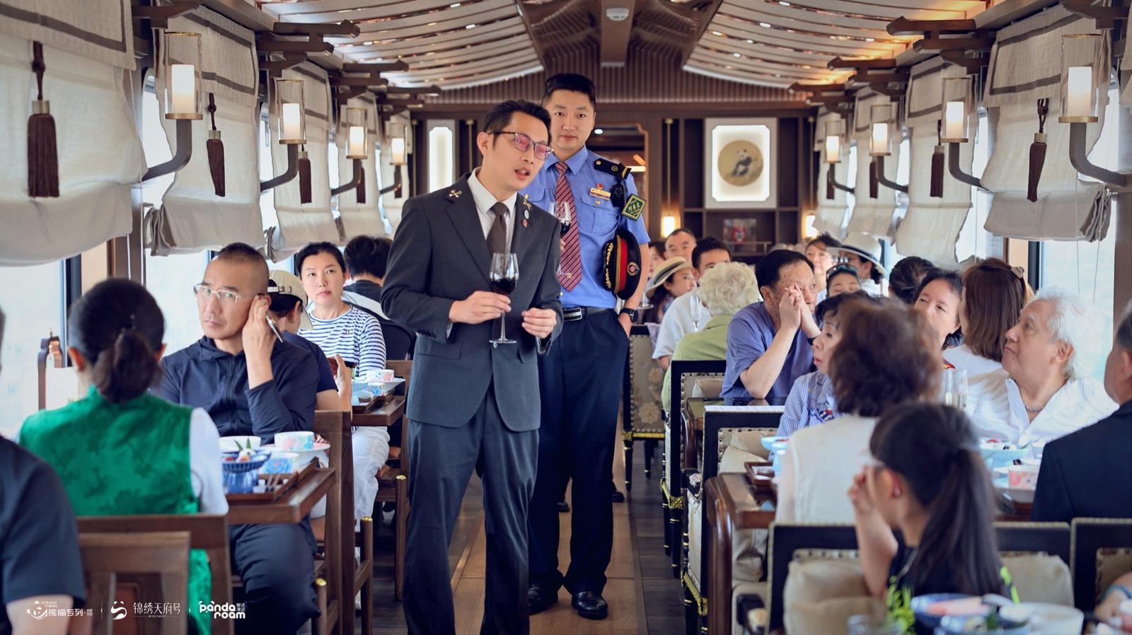 Dining service onboard the Jinxiu Tianfu train