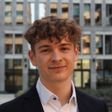 Porträtfoto von Simon Feldhusen, Gründer von KartenKosten.de
