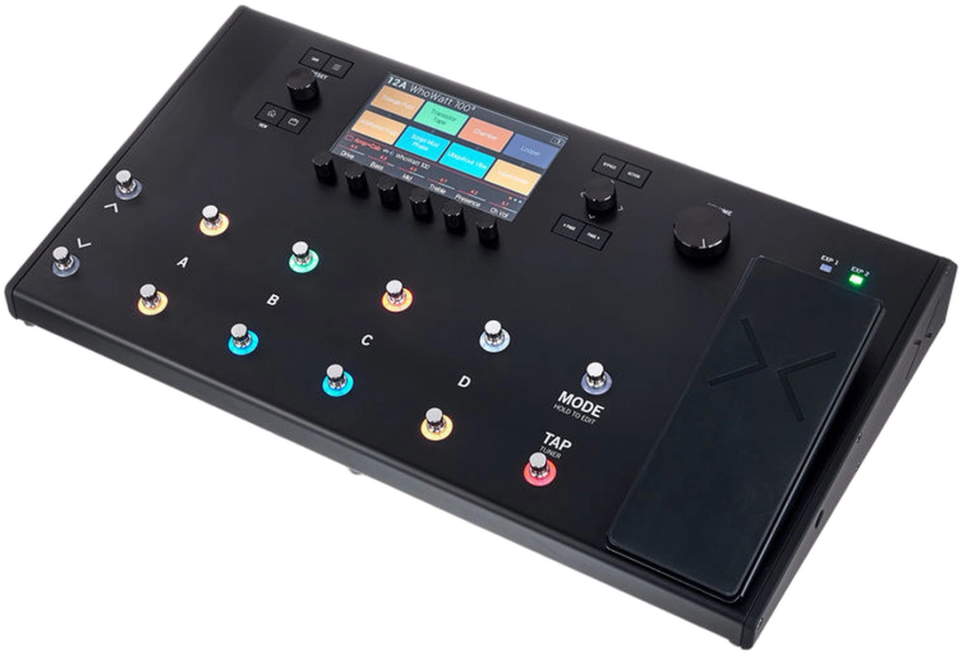 Line 6 Helix LT, three-quarter view, colour LCD, capacitive footswitches with LED rings, expression pedal with X tread