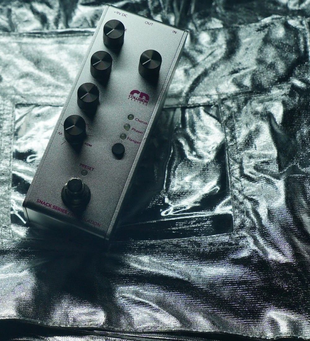 Collision Devices Snack Modulation on a crinkled foil surface, official lifestyle photo