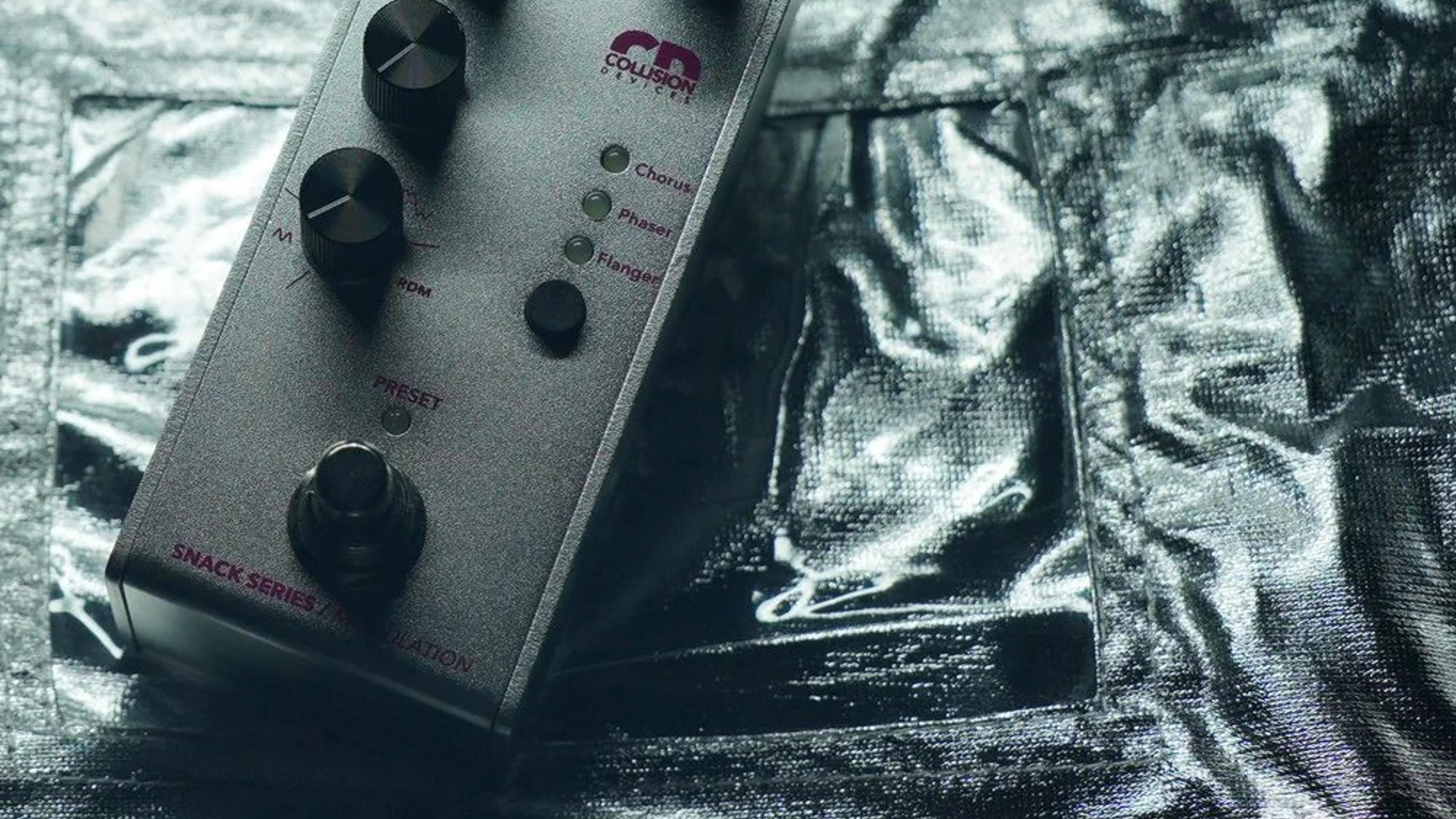 Collision Devices Snack Modulation on a crinkled foil surface, official lifestyle photo