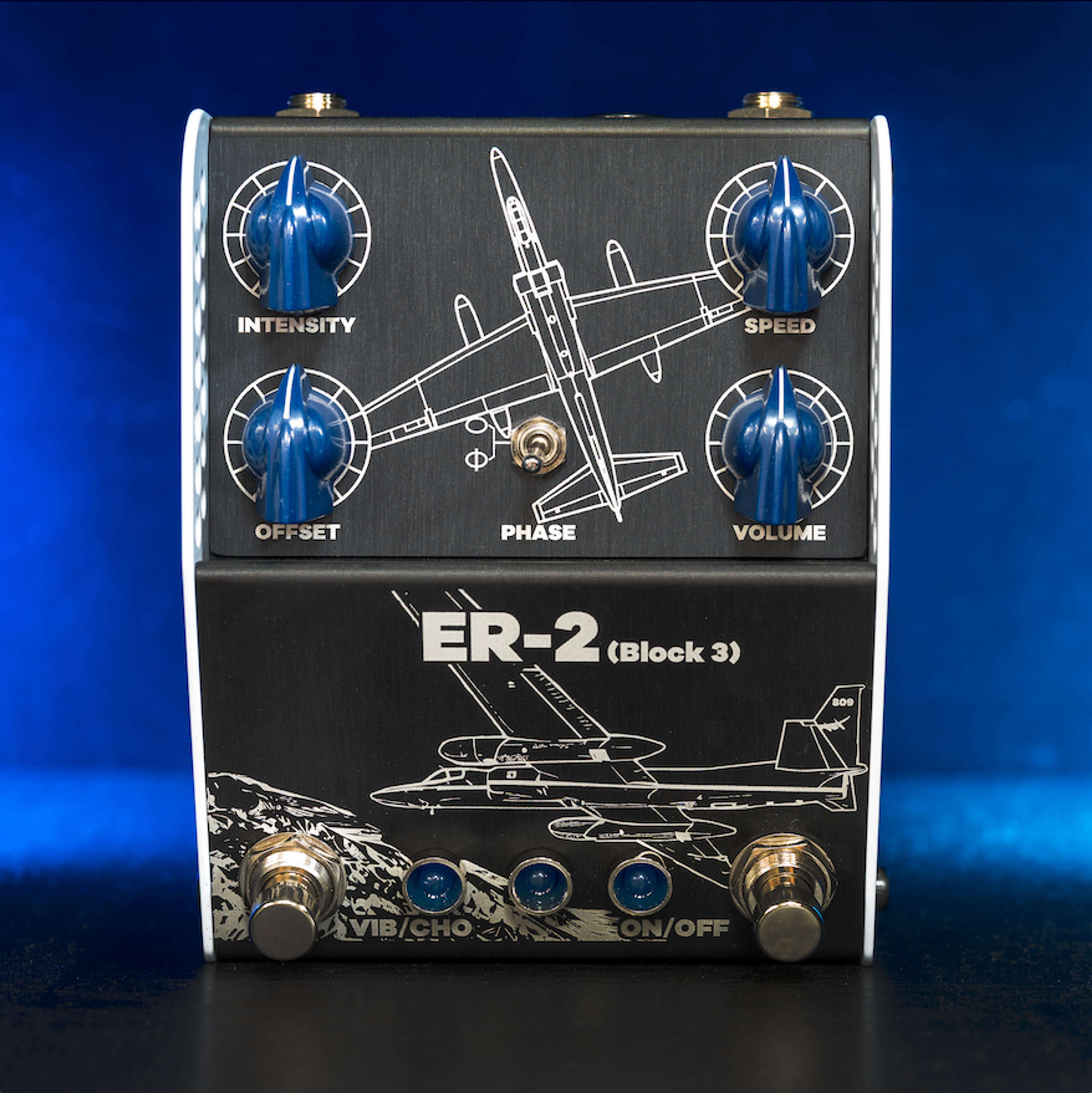 ThorpyFX ER-2 Block 3, front view, black panel with blue Intensity, Speed, Offset and Volume knobs, a Phase toggle and aircraft line art