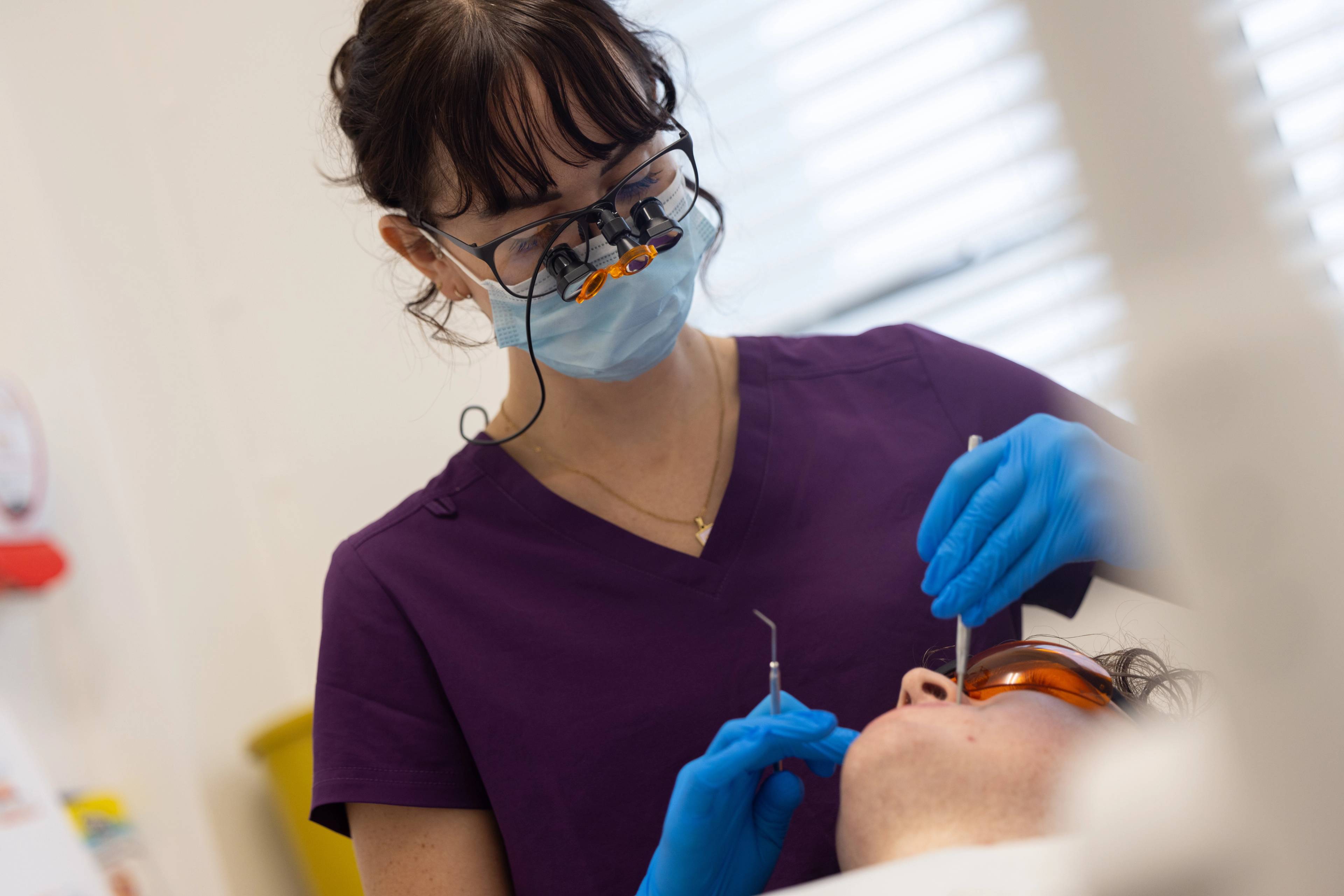 A patient during a hygiene examination with Lucy Steward, one of our hygiene therapists