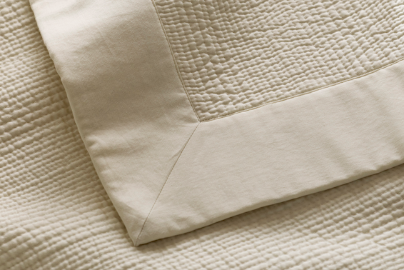 SIGNATURE STITCHLINE QUILT