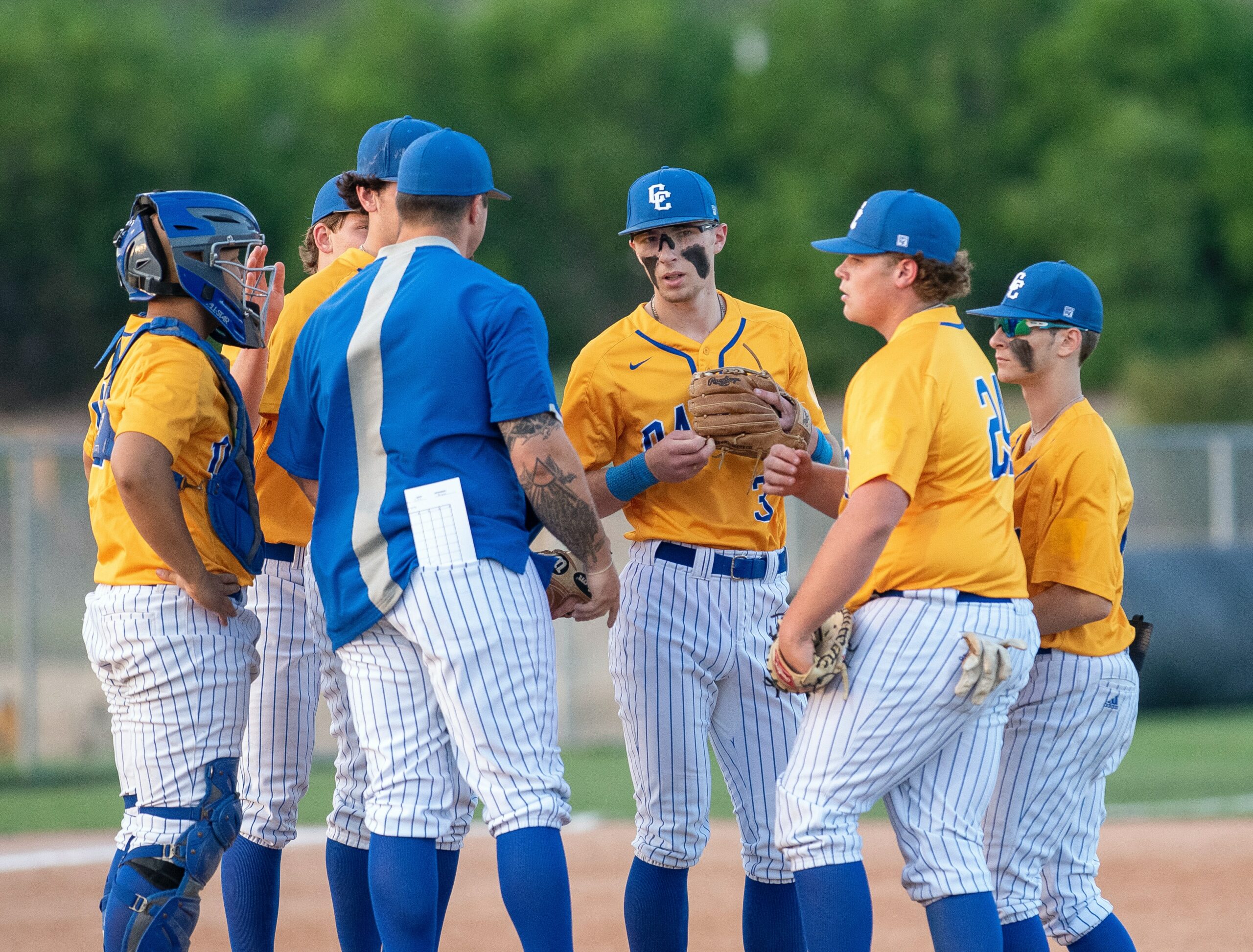 Travel Baseball Players: Finding the Right Team & Travel Tips