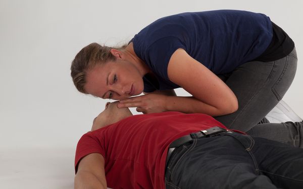 Oppdatert "Anbefalinger for trening på basal og avansert hjerte-lungeredning (HLR) under COVID-19 pandemien"