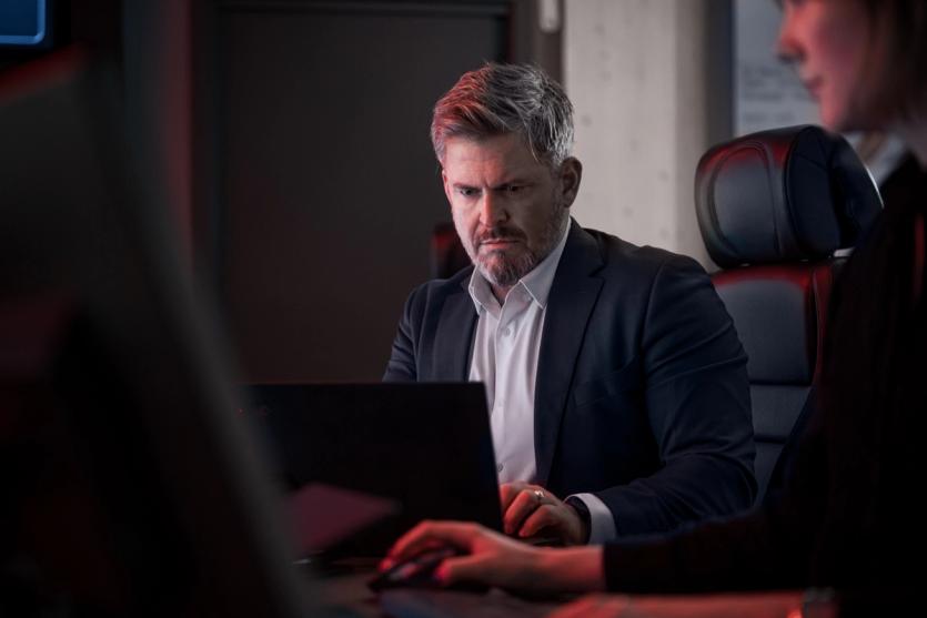 Crisis managers in Situations Room