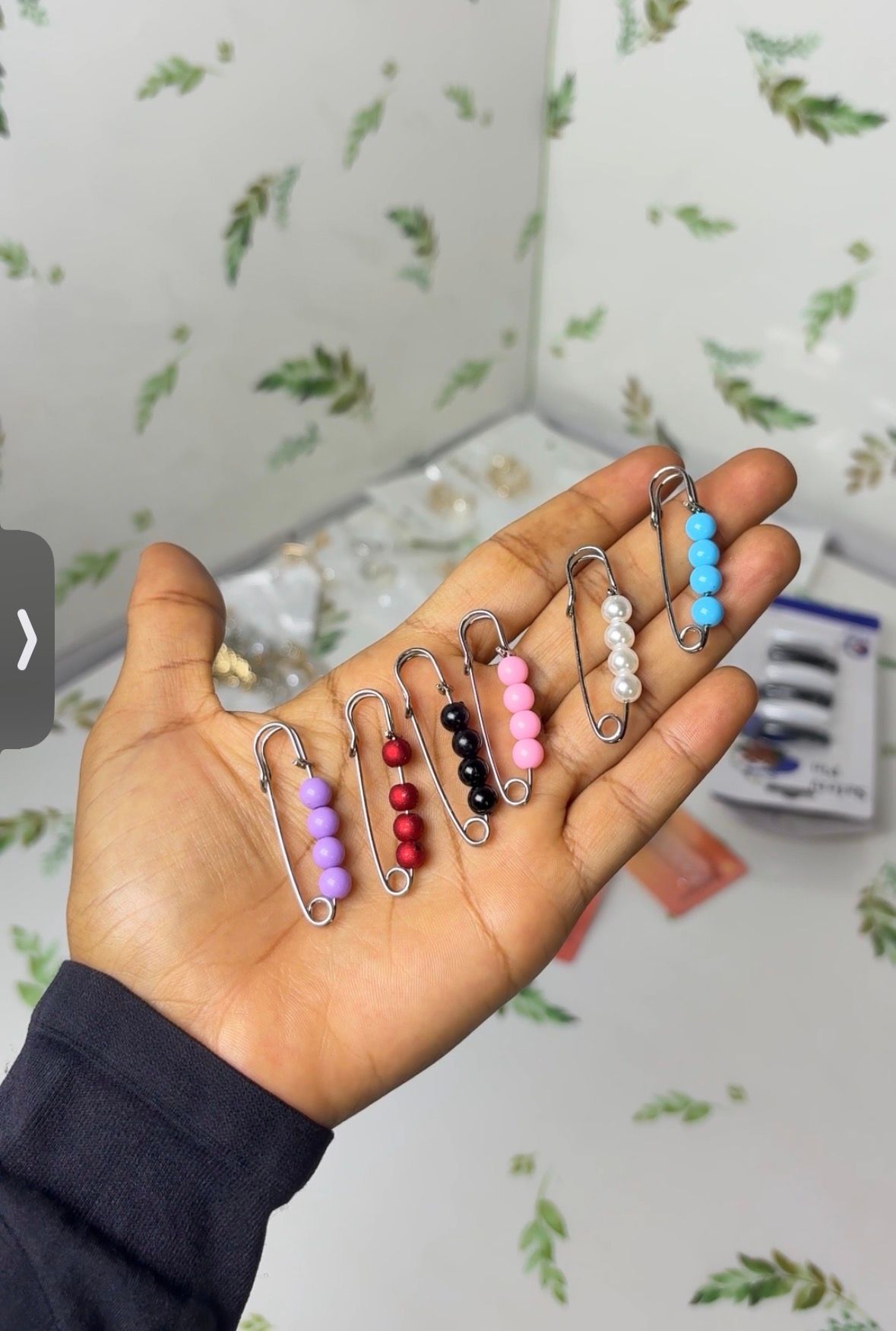 Mini safety pin