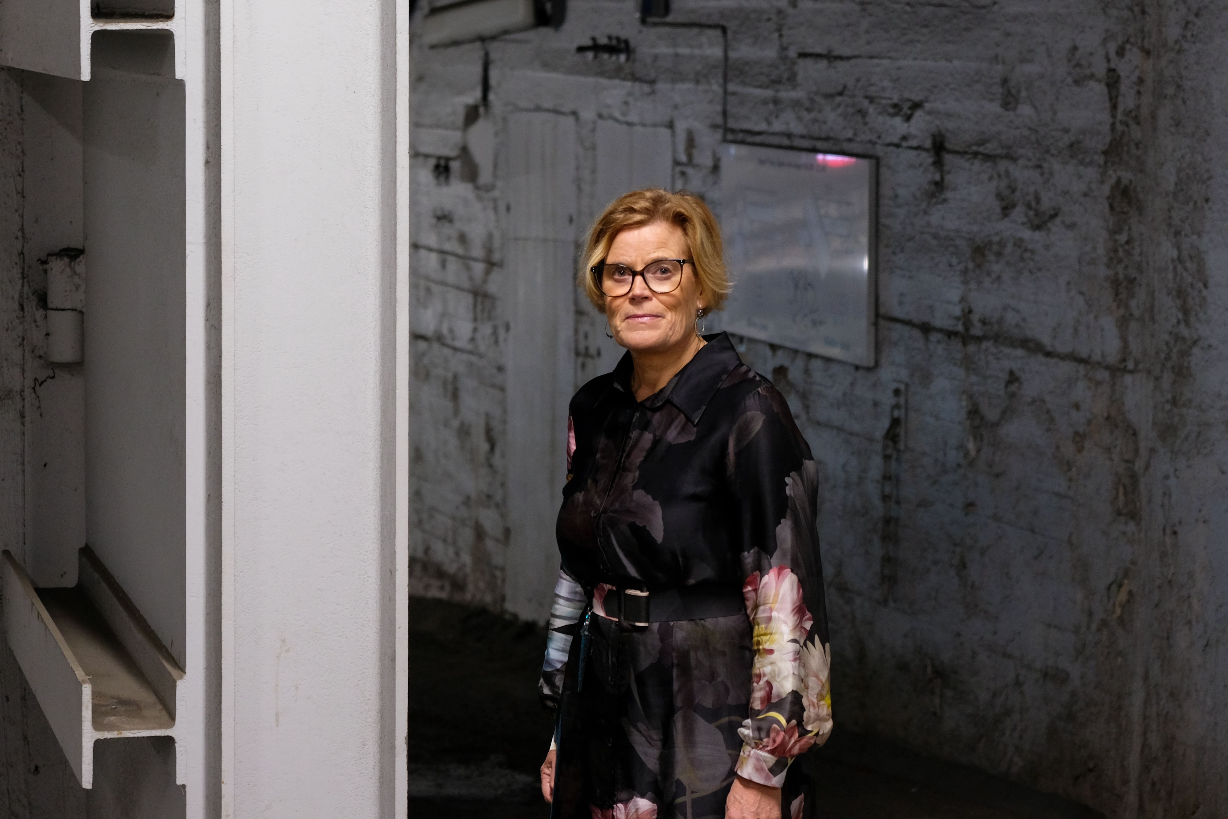 Kirsti Kierulf i NKF ved et tilfluktsrom som ikke lenger er i bruk.