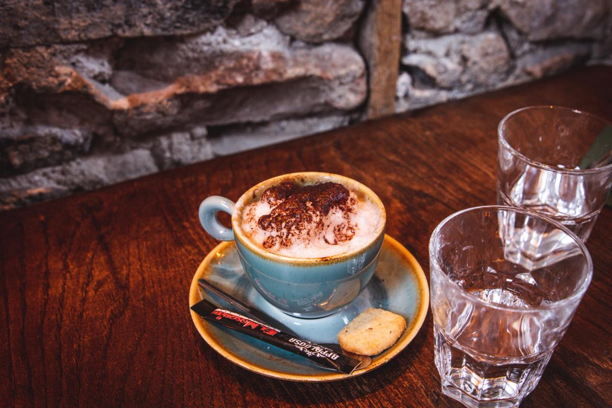 KAFFEE & MILCHGETRÄNKE