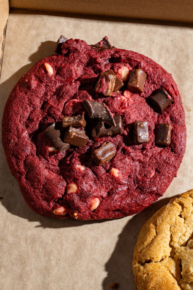 MOLTN cookie gift box