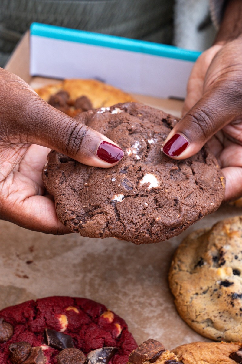 MOLTN cookie gift box