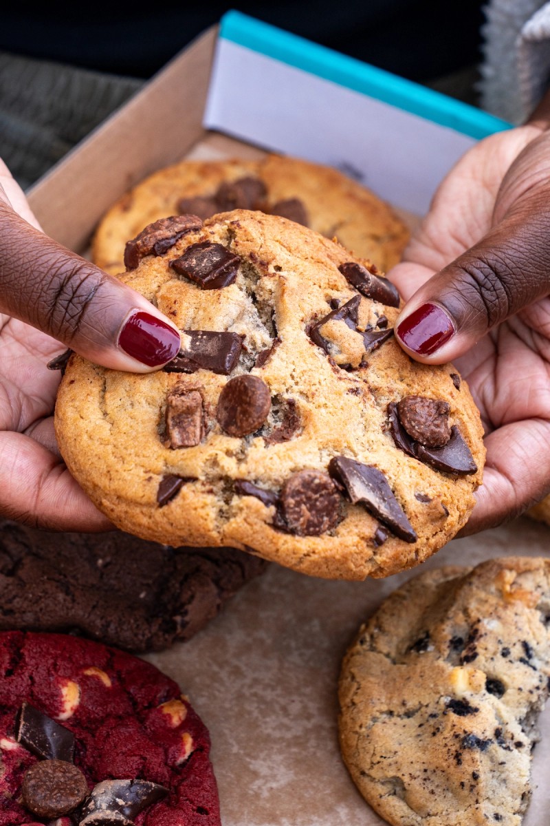 MOLTN cookie gift box