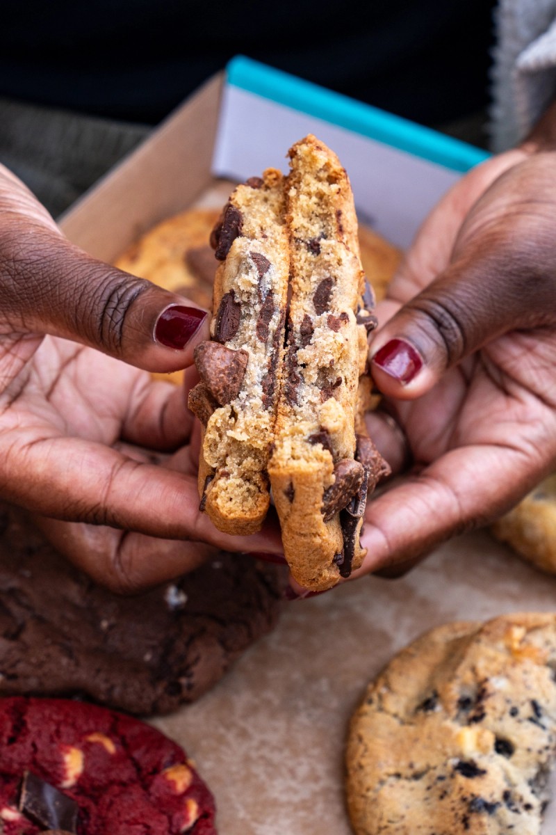 MOLTN cookie gift box