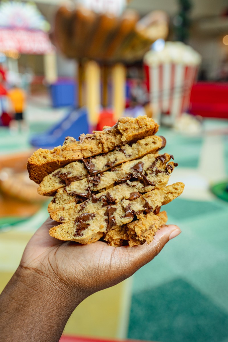 MOLTN cookie gift box