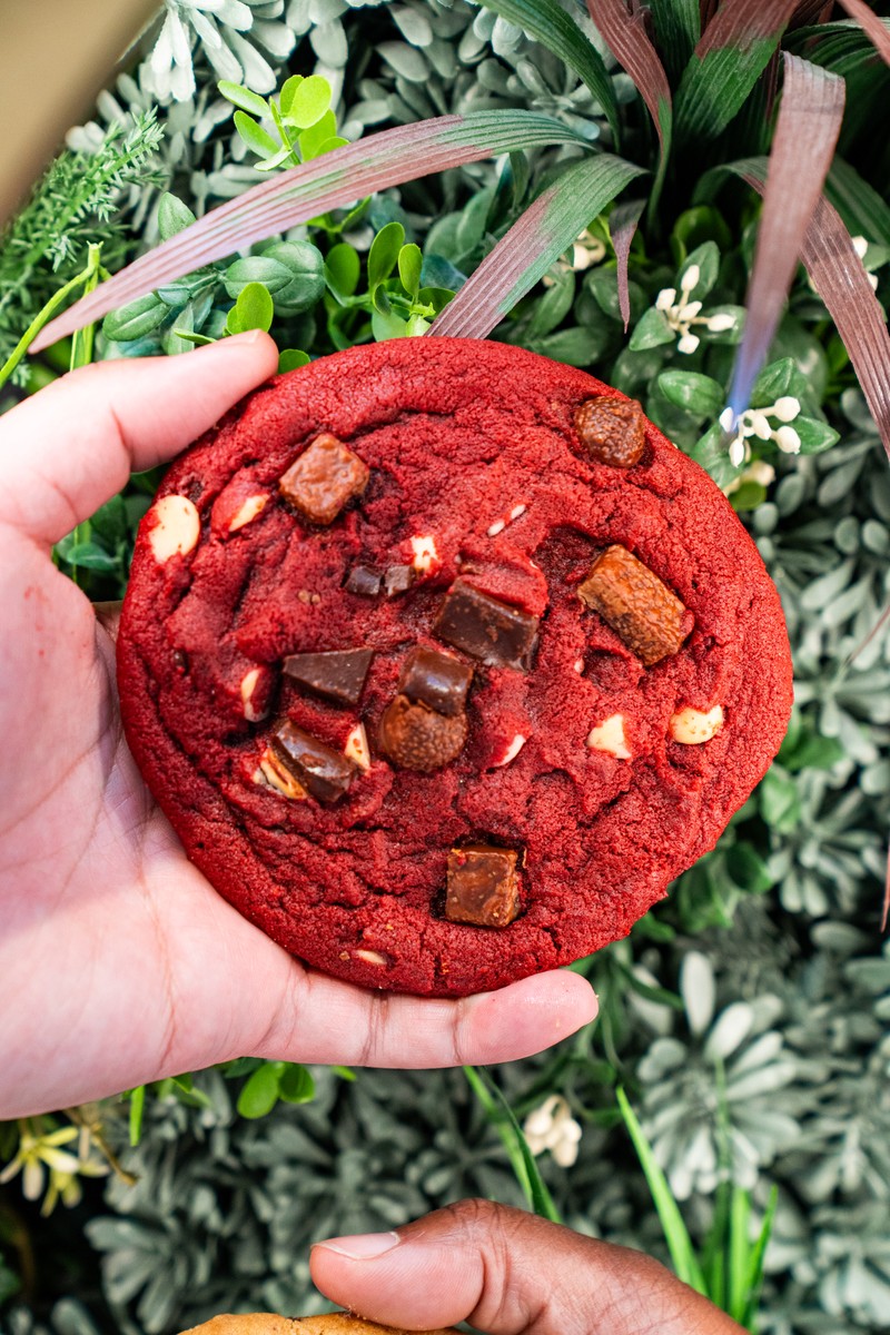 MOLTN cookie gift box