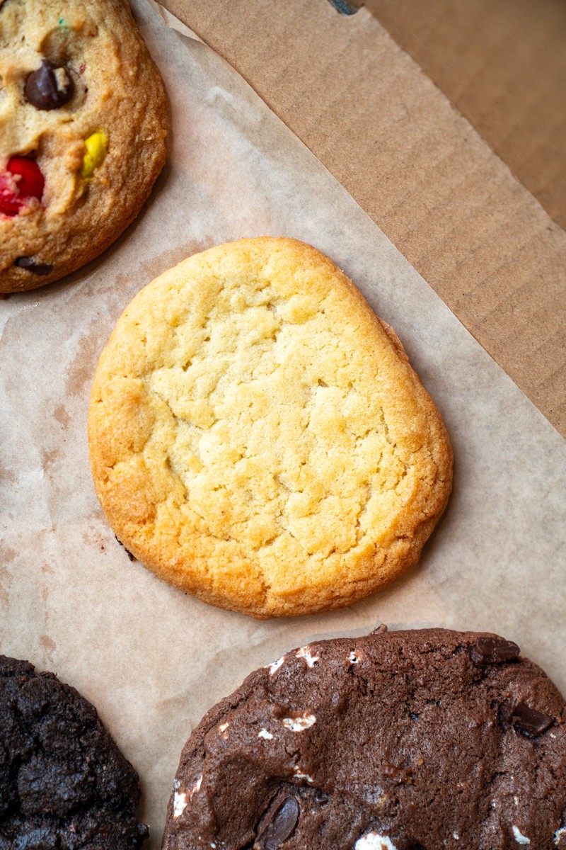 MOLTN cookie gift box