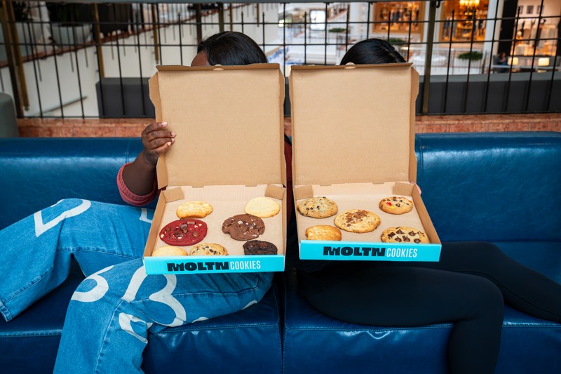 MOLTN cookie gift box