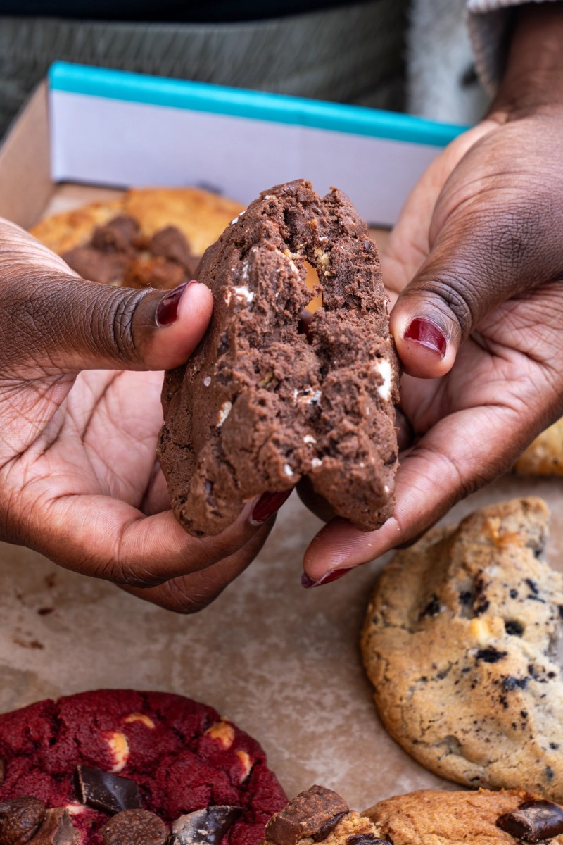 MOLTN cookie gift box