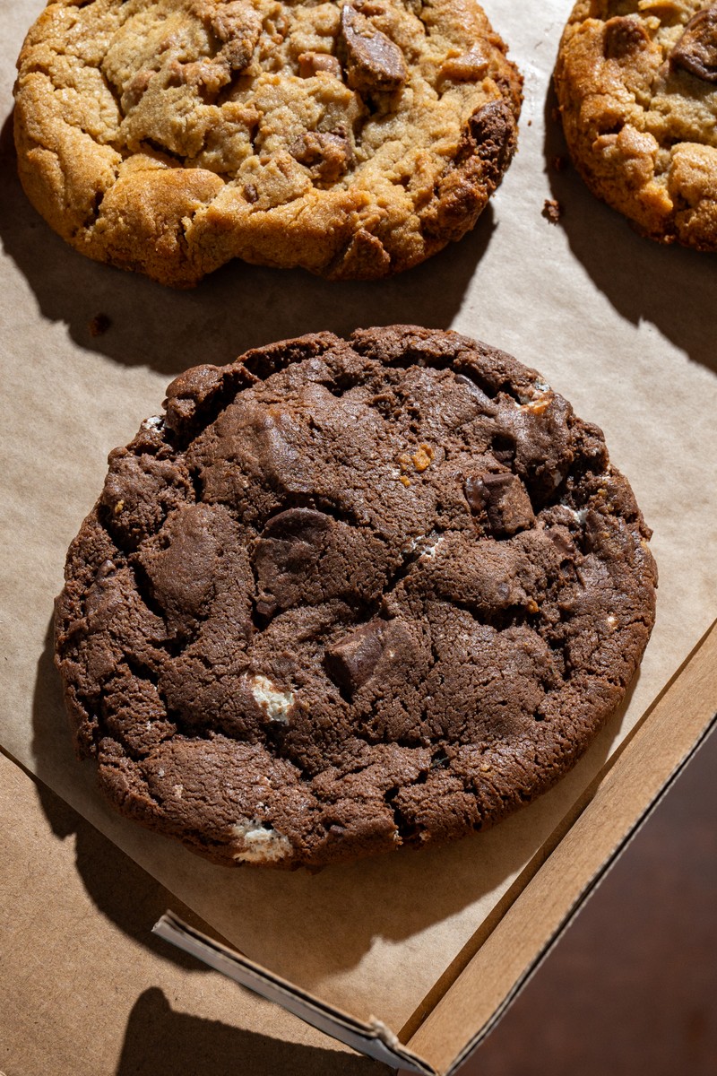 MOLTN cookie gift box