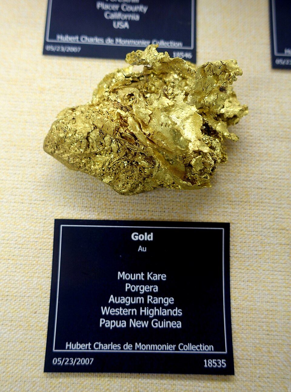 Guinea bans export of raw gold in bid to boost revenues