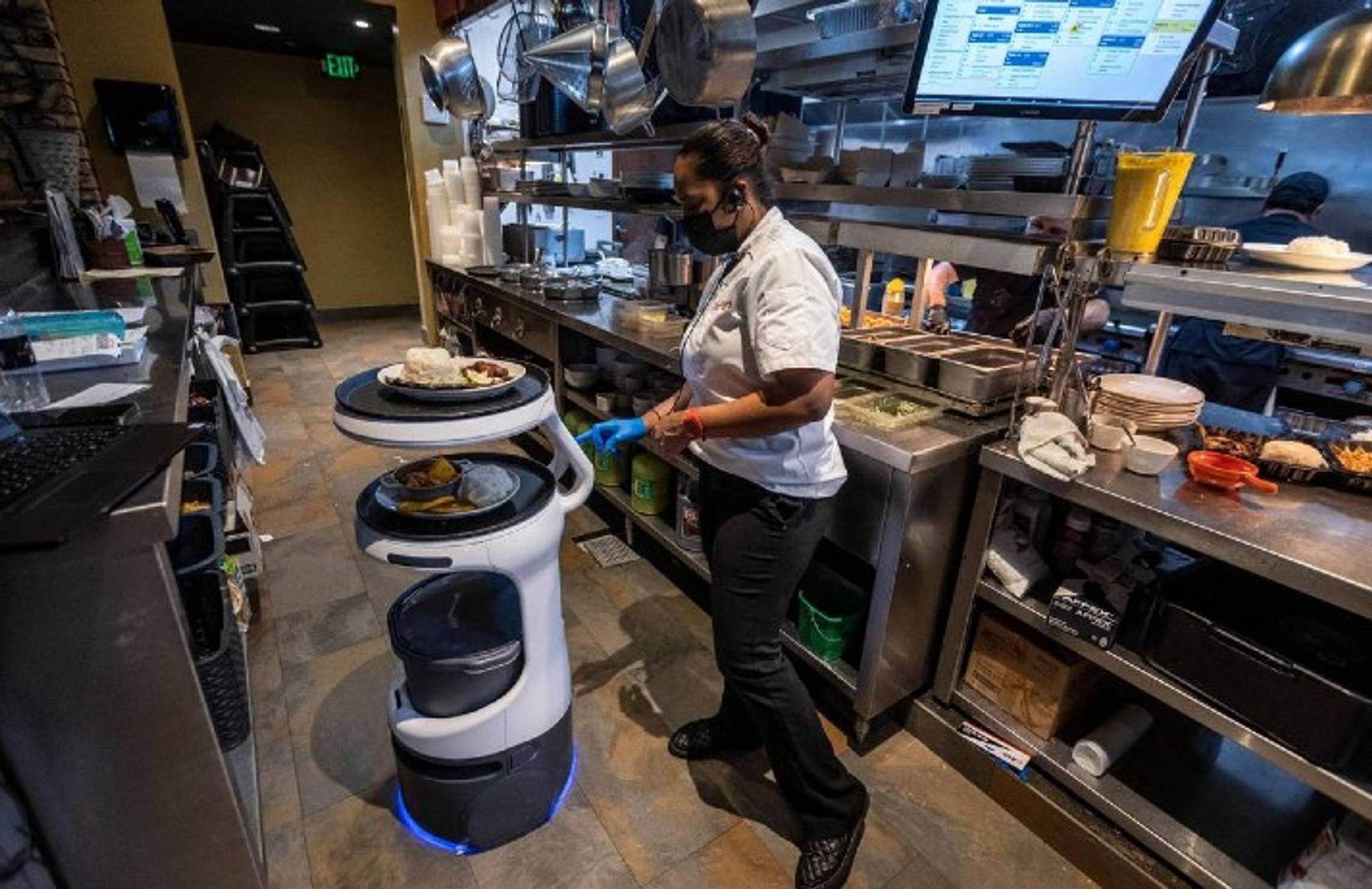 Restaurants turn to robots to cope with staff shortages