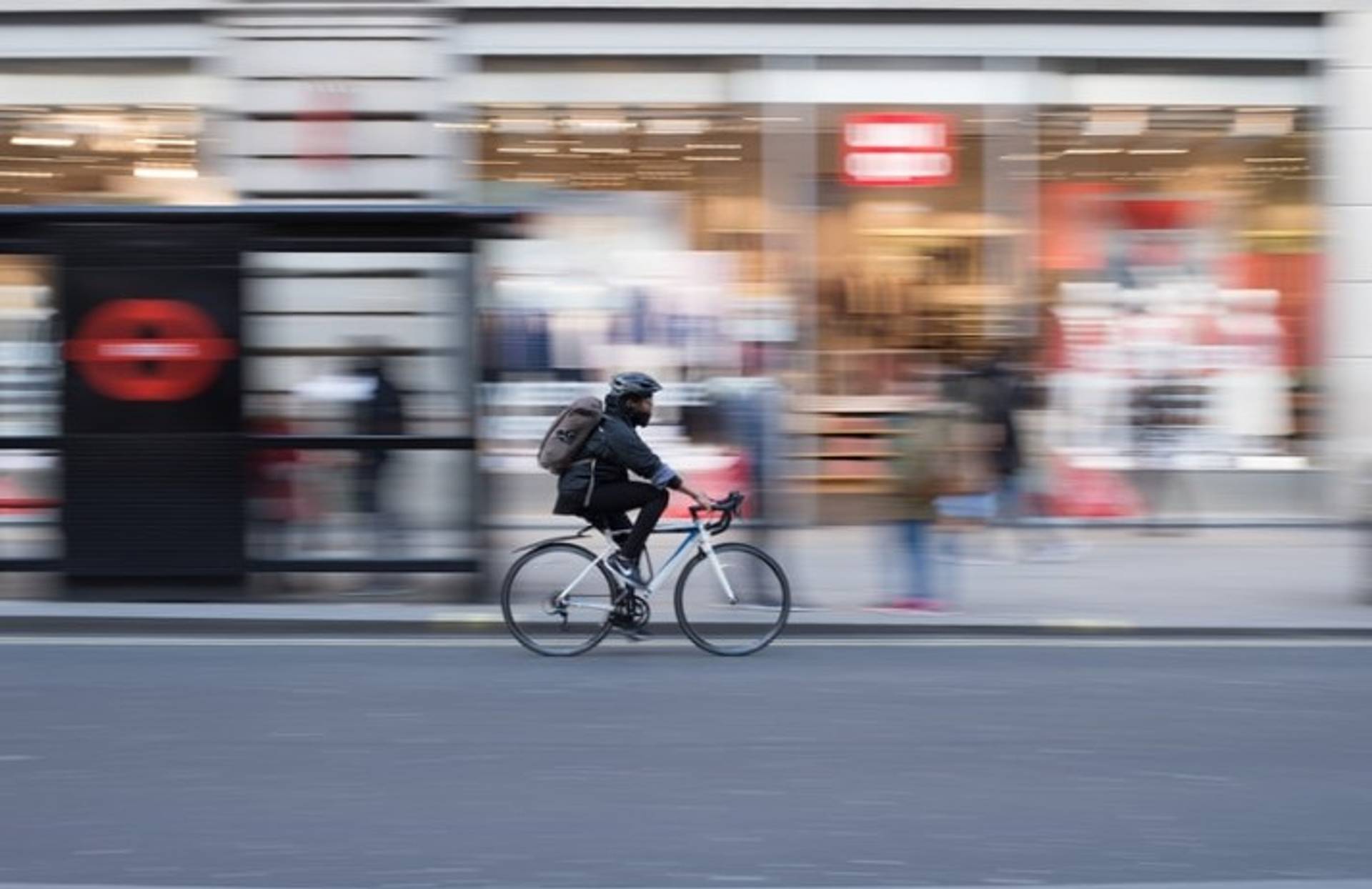 Safety-seeking Britons shake up commute routines